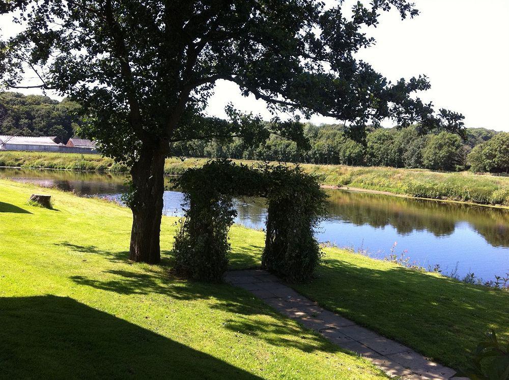 Macdonald Tickled Trout Hotel Preston  Esterno foto